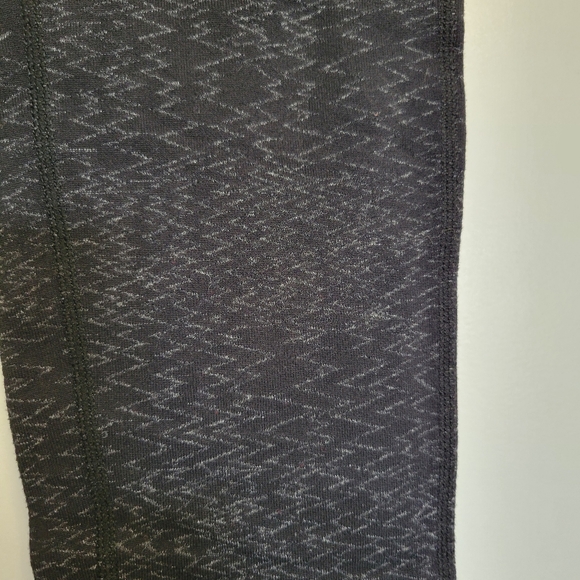 Athleta Chaturanga Tight Leggings Black Zig Zag Print Size Small - Picture 6 of 7